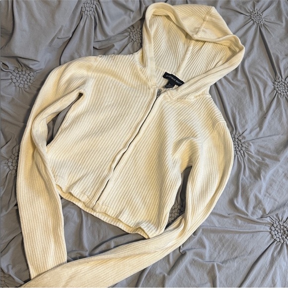 Sweaters - Cream Hooded Sweater